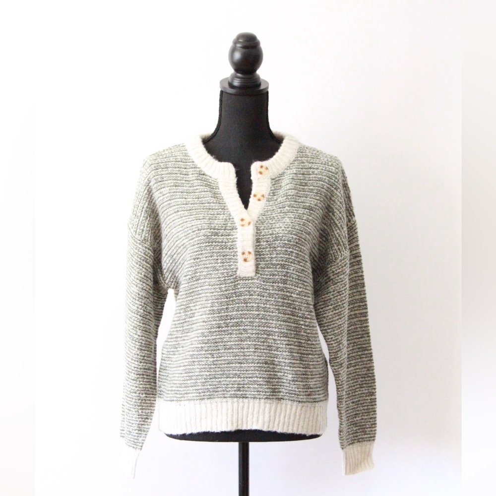 Blu Pepper Green and Cream Sweater
